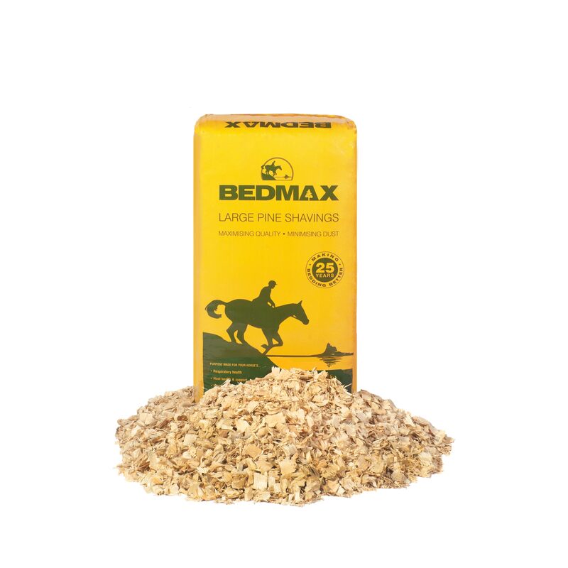 Bedmax Large Flake Pine Shavings 18kg - Image 2